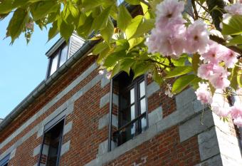 Aub  pine has Balcony rooms