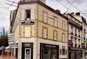 H  tel de la Poste allows 18 year olds to book a room