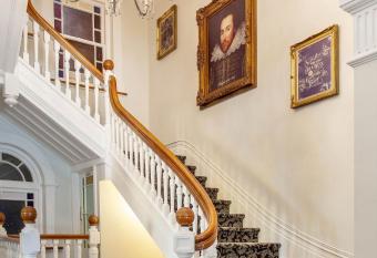 The Shakespeare Hotel allows 18 year olds to book a room