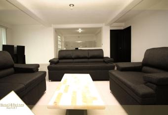 Hotel Y Suites Axolotl allows 18 year olds to book a room