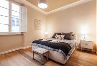 Suite cuore di Lucca allows 18 year olds to book a room