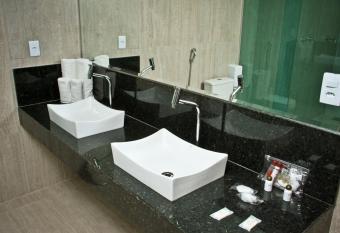 Hotel Saron allows 18 year olds to book a room