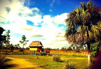 Everglades Chickee Cottage & Bungalow - Ochopee allows 18 year olds to book a room