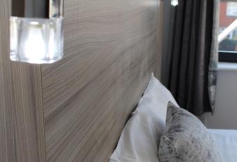 Sky Nights Hotel London Heathrow allows 18 year olds to book a room