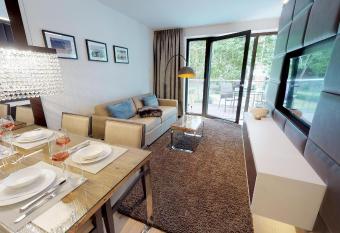 White Pearl Apartment 2.09 has Balcony rooms