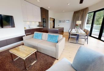 White Pearl Apartment 4.50 has Balcony rooms