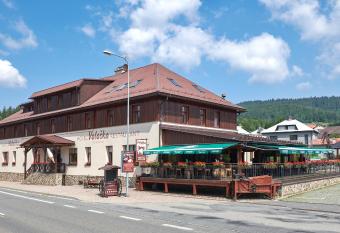 Relax hotel Vala  ka allows 18 year olds to book a room