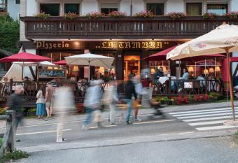 Aparthotel LA TAMBRA has Balcony rooms