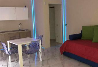 La casa di Morazzone Tommaso allows 18 year olds to book a room