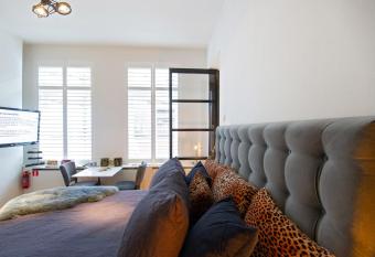 Zandvoort Studio has Balcony rooms