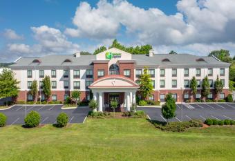Holiday Inn Express & Suites Tullahoma By IHG allows 18 year olds to book a room