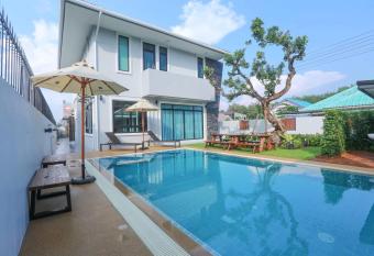 Summer Sense Sattahip Pool Villa has Balcony rooms