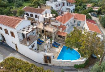 GrapeVine Villa has Balcony rooms