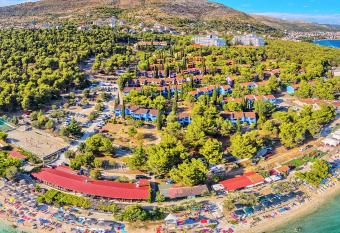 Apartments Medena budget allows 18 year olds to book a room