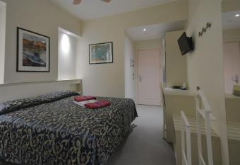 Hotel Imperiale has rooms with a private hot tub