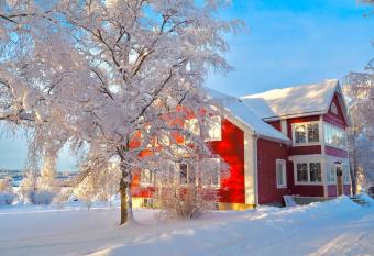 S  rbyg  rden Bed & Breakfast allows 18 year olds to book a room