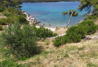 Apartments 1st line to sea and beach,quiet area,private parking,terrace with sea view has Balcony rooms