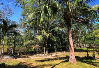 Walkerz Inn allows 18 year olds to book a room