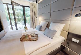 White Pearl Apartment 0.14 has Balcony rooms