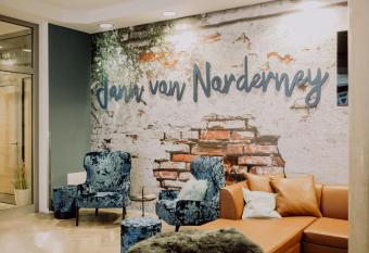 Hotel Jann von Norderney allows 18 year olds to book a room
