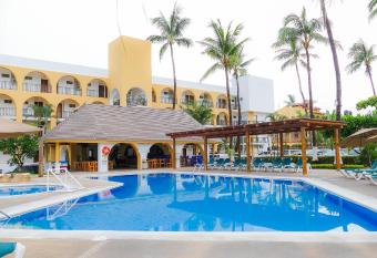 Costa Alegre Hotel & Suites has Balcony rooms