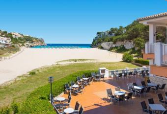 FlipFlop Cala Rom  ntica has Balcony rooms