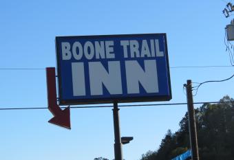 Boone Trail Inn has Smoking rooms