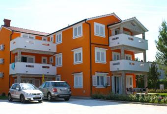 Villa San has Balcony rooms