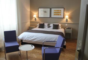 Villa   lyane has Balcony rooms