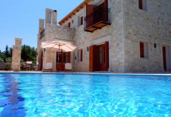 Cretan Exclusive Villas has Balcony rooms