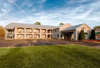 Americas Best Value Inn - Rome has Smoking rooms