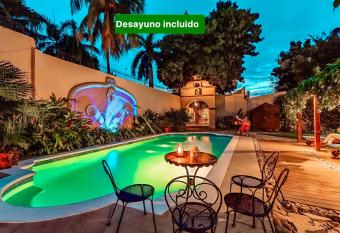 Hotel Los Robles, Managua, Nicaragua has Balcony rooms