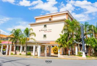 VOA Express Inn Hotel Orqu  dea allows 18 year olds to book a room