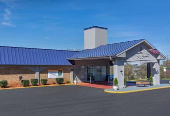 Quality Inn & Suites has Balcony rooms