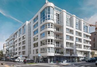 Sleepy3city Apartments Batorego 9 has Balcony rooms