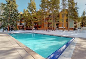 Mountainwood 303 has Balcony rooms