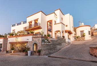 Casona Boutique has Balcony rooms