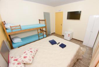 Pousada Fam  lia Cordeiro allows 18 year olds to book a room