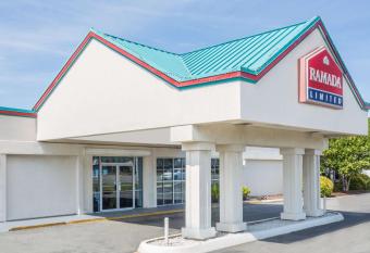 Ramada has Smoking rooms