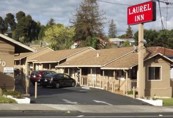 Laurel Inn has Smoking rooms