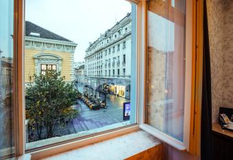 Maison Royale allows 18 year olds to book a room