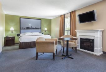 Super 8 by Wyndham Midland allows 18 year olds to book a room