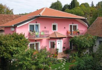 Biser apartmani has Balcony rooms