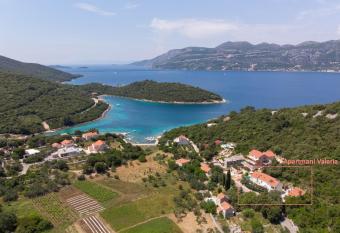 Apartments Valeria has Balcony rooms