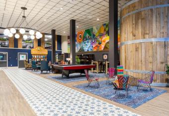 Hi New Orleans Hostel allows 18 year olds to book a room