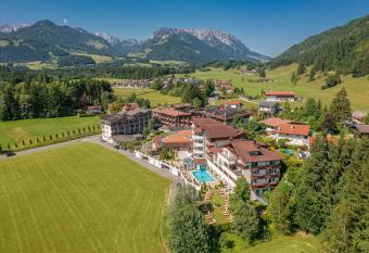Hotel Alpina Wellness & Spa Resort has Balcony rooms