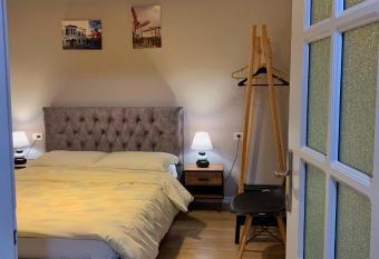 Elite Apartments Kor     allows 18 year olds to book a room