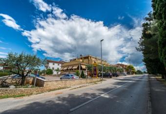 Vilola has Balcony rooms