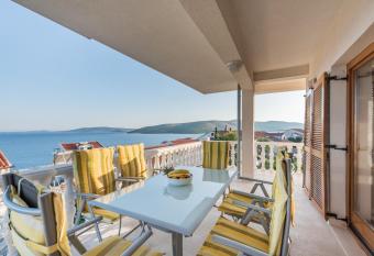 Apartments Petri   has Balcony rooms