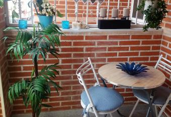 AMAZING SUNNY FLAT WITH BALCONY POOL two MINS FROM THE BEACH allows 18 year olds to book a room